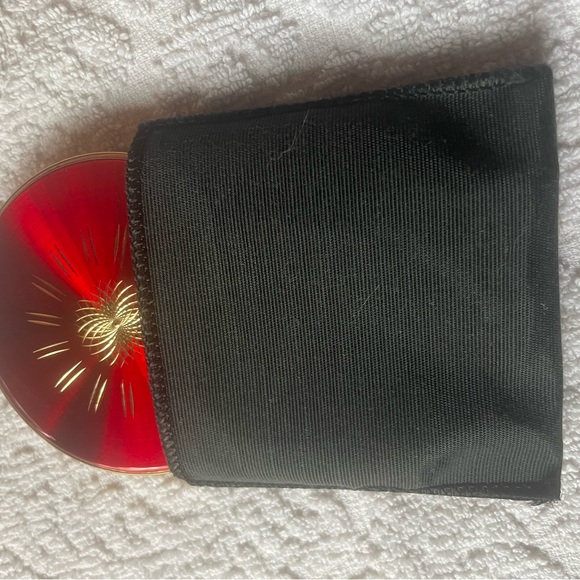 Vintage Margaret Rose Compact - Picture 7 of 8